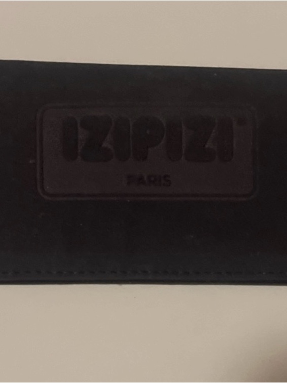 IZIPIZI Paris Gray Felt Folding Eyeglass/ Cosmetic Pouch. IZIPIZI slipin case
